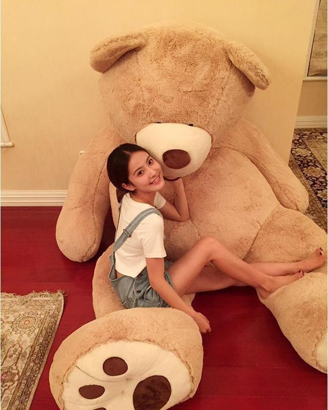 赖雨蒙晒出自己住的房子,一个人住几百平米,家里显得太空旷了