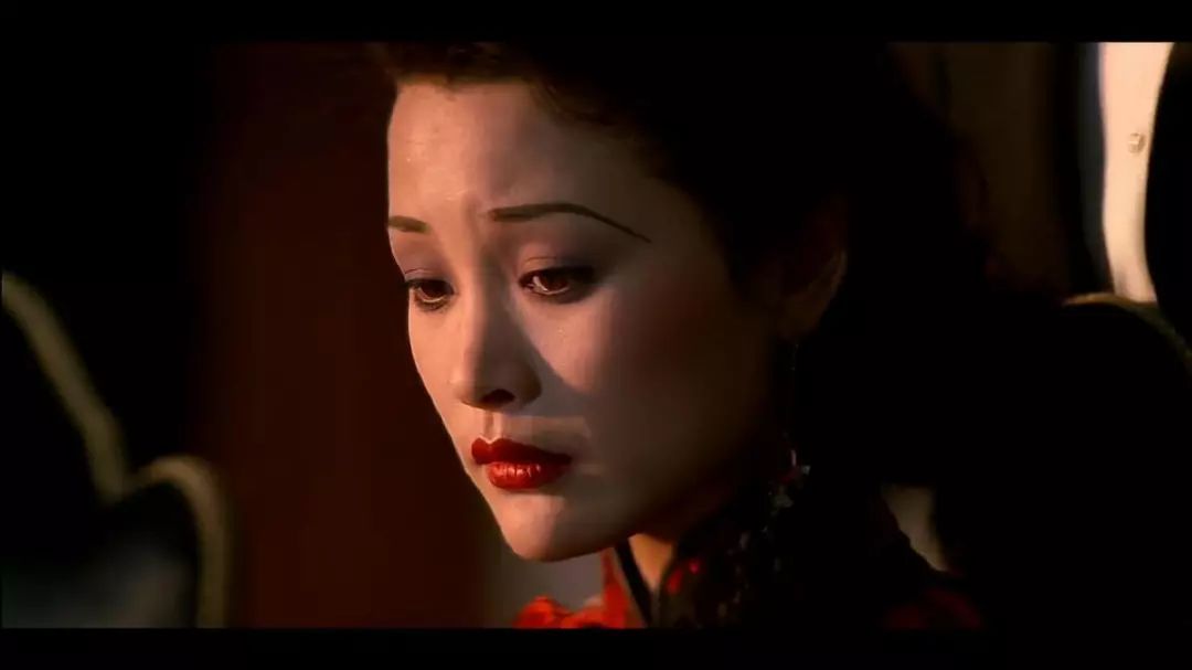 73邬君梅《末代皇帝》中,邬君梅是淑妃文绣,陈冲是皇后婉容.