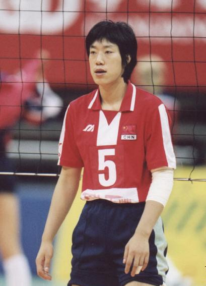 盘点女排队史6大副攻,颜妮仅排第5,两人奥运夺冠时仍未到巅峰|赖亚文