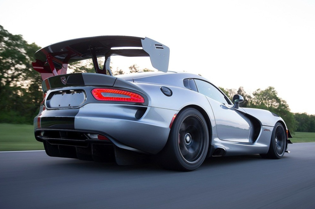 凯迪拉克sixteen 13.