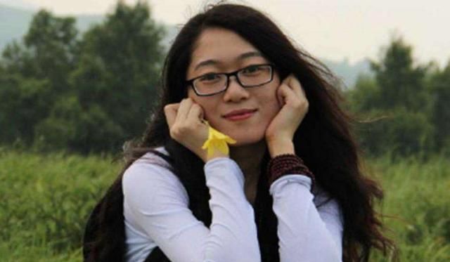 刘强东身边的最强女助理并非没有原因,在进入京东以后,张雾就表现出
