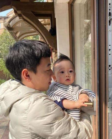 奥运首位五金获得者邹凯,退役后娶体操女神,家中豪宅曝光