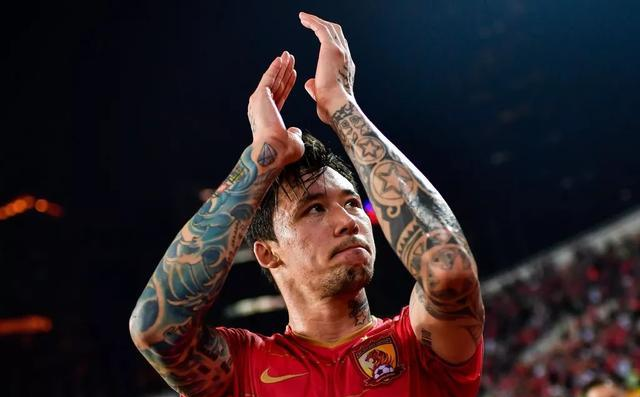 张琳梵年薪过千万曾因手臂纹身吓哭球童幼师妻子身材丰满