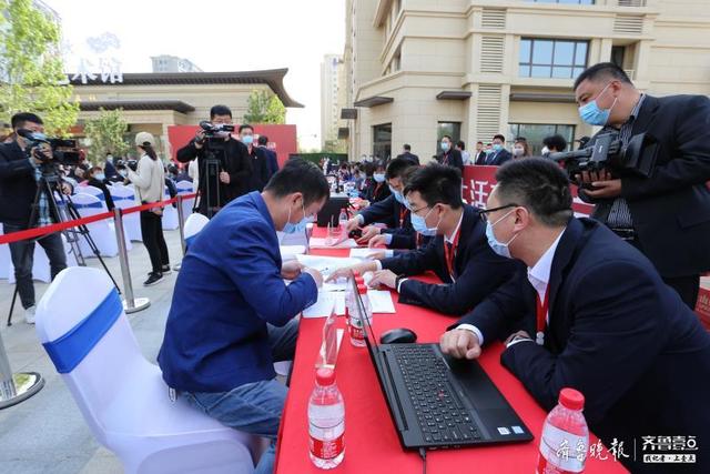 一次交付给做到,曲阜百余位业主收房即领不动产证 | 济宁幸福楼事