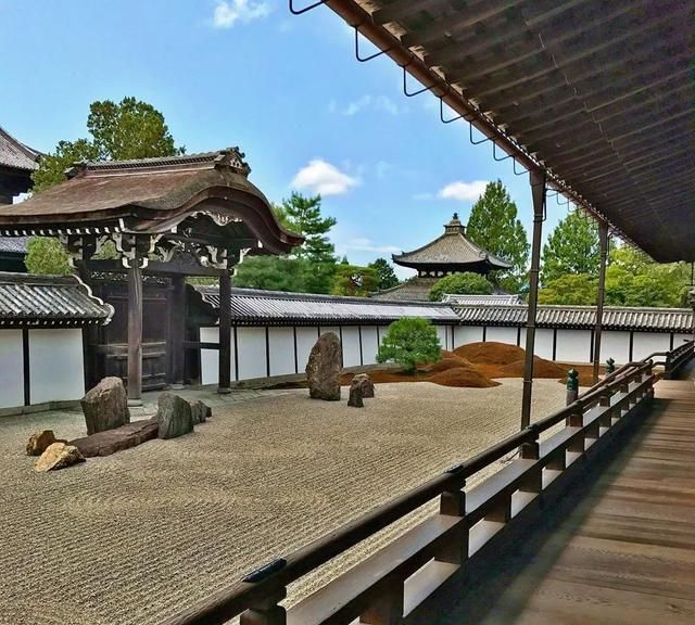 庭石——用石材裝飾你的小庭園