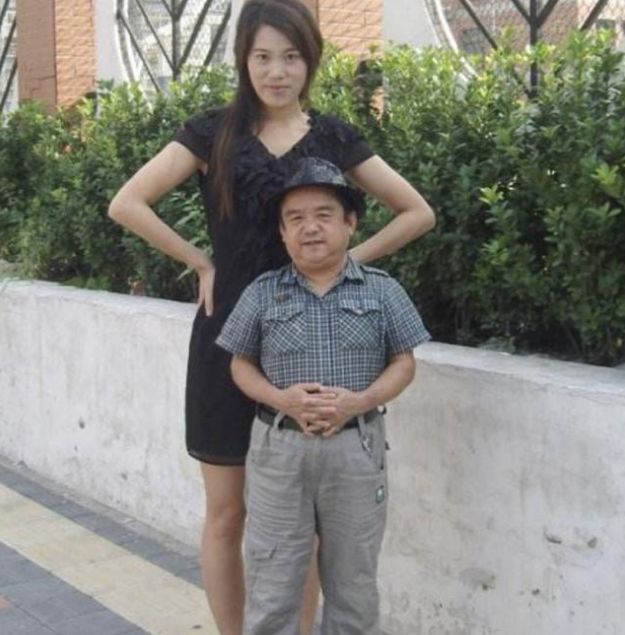 身材不足一米五结婚四次,个个肤白貌美大长腿,可谓是人生赢家|陈三木