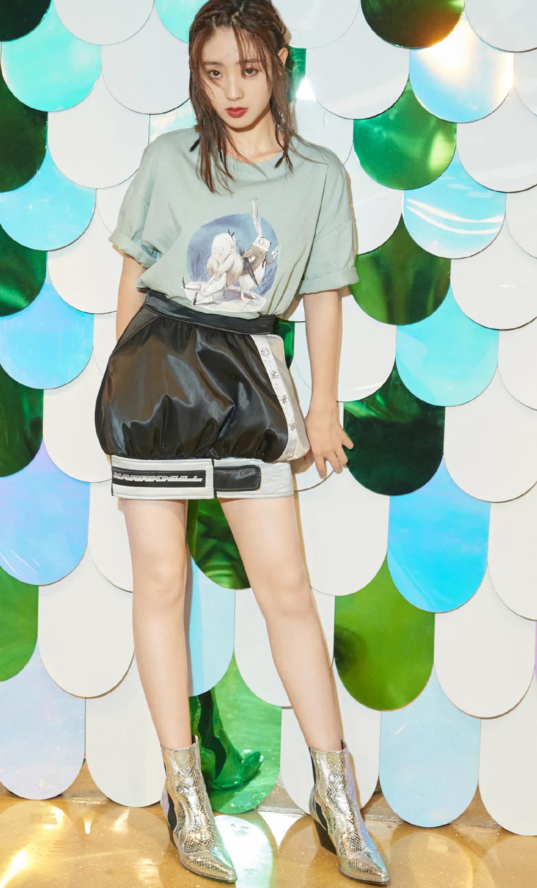 我说为啥邢菲一直不穿水银高跟首次尝试后这腿像开了特效