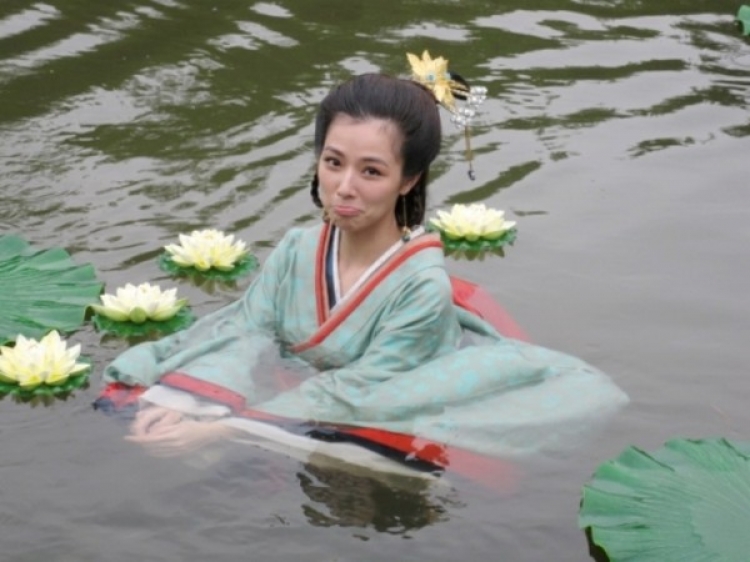 还记得天下第一里的云罗郡主吗她现在长这样