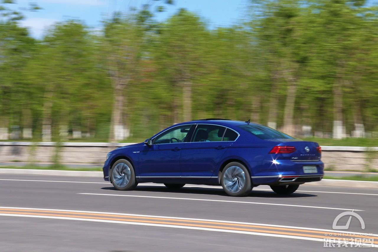 试驾一汽-大众迈腾GTE，满电续航56公里的它值得考虑吗？