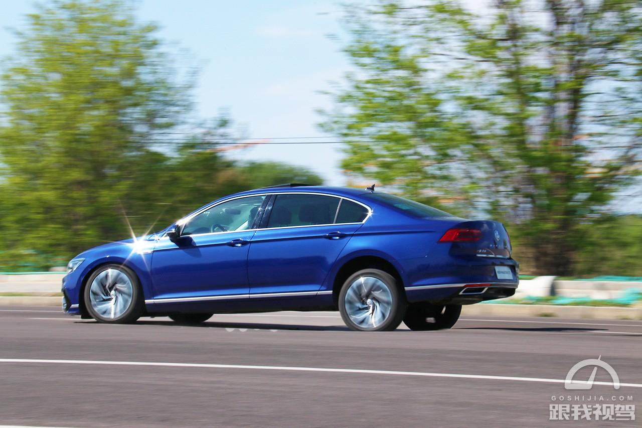试驾一汽-大众迈腾GTE，满电续航56公里的它值得考虑吗？