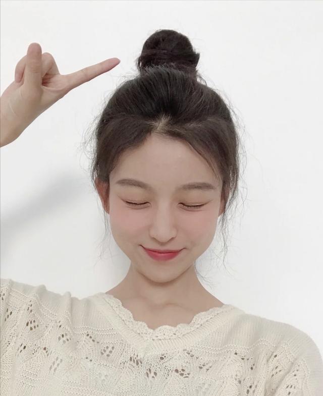 丸子头不时尚了爱美的女生都选这4种头型男生看了不想走