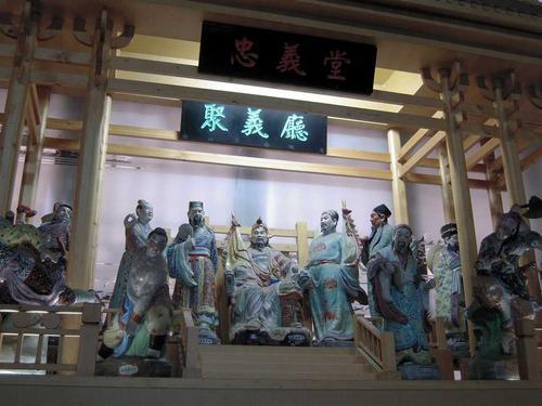 聚义厅上一个细节,令公孙胜心灰意冷