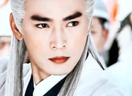 你心目中的古装白发top 8:焦恩俊饰演《武当》张君宝(张三丰)而他饰演