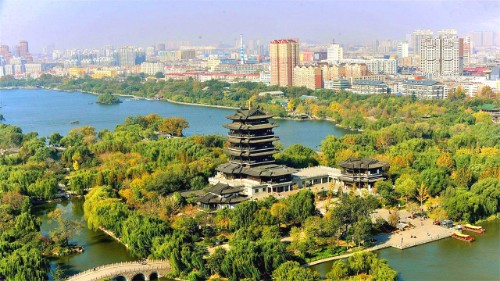被称为山东“第二个青岛”,现已跻身全球二线城市,你知道是谁吗