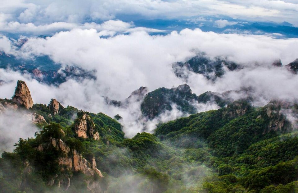 北方张家界在河南中原仙境刘姓起源地的5a级风景区尧山