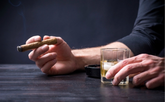 吸烟酗酒的危害,不说相信大家也都会知道,这些坏习惯对身体健康非常不