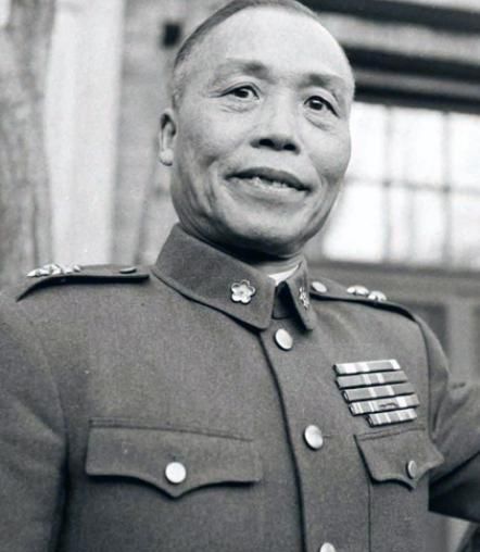 当时有人介绍李宗仁给她,虽然他们年龄差距很大,但是胡友松还是表示