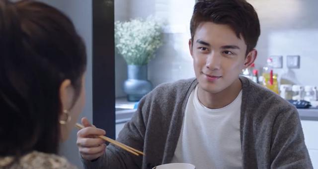 关晓彤新剧本色演北京妞瞪眼皱眉不输杨颖猛追富公子吴磊