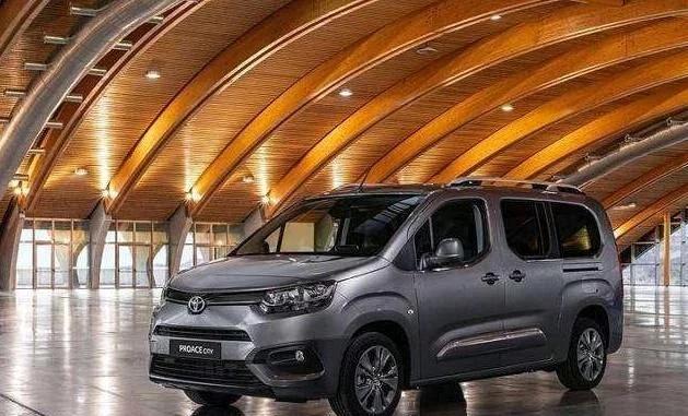 丰田新款mpv微型车是一款多功能两用车,售价在15w至25w之间