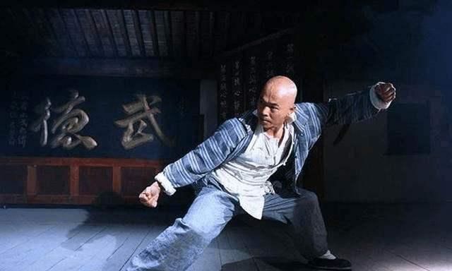 鬼脚七熊欣欣12岁练武当过李连杰替身