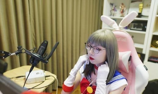 mlxg女装直播观众背影杀手有点好看