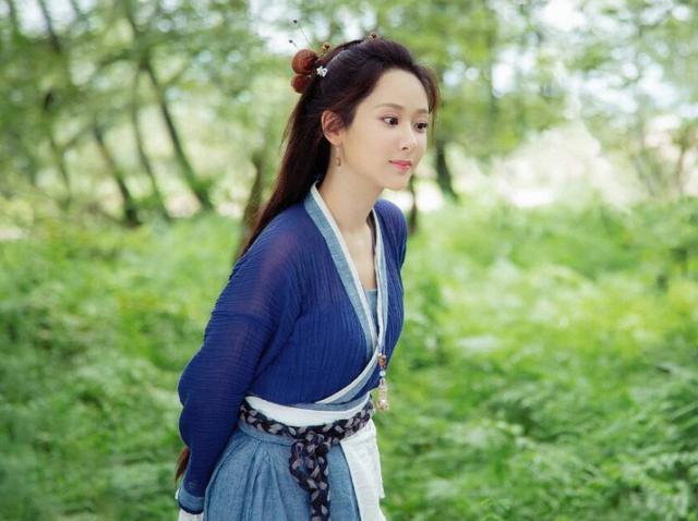 那些饰演过傻白甜的女明星,赵丽颖暴露吃货品性,杨紫傻得可爱!