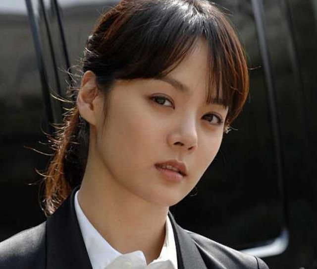 韩国媳妇蔡琳晒儿子小礼物近照一头泡面卷的秀发艺术家气质