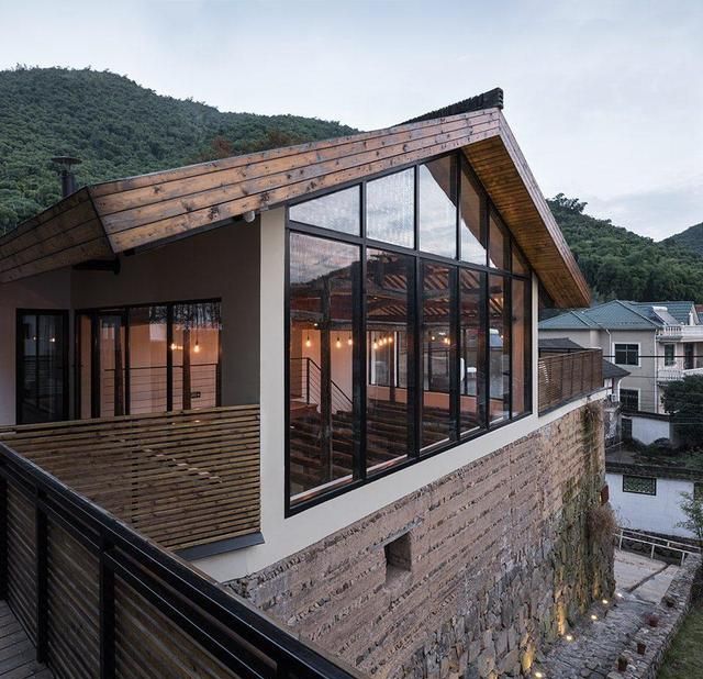 他花了3个月,将奶奶的土房,改造成豪宅,完工后,全村惊艳了