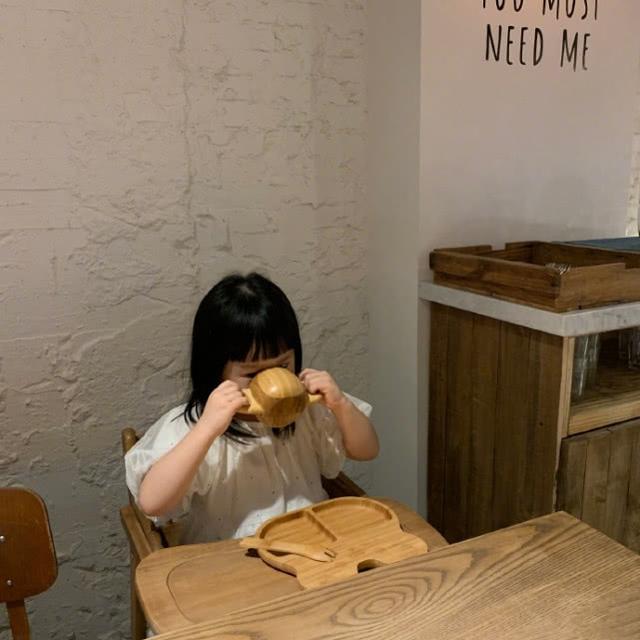 伊能静频晒女儿寄托思念,粉丝直指话里有话,猜测婚姻出现问题