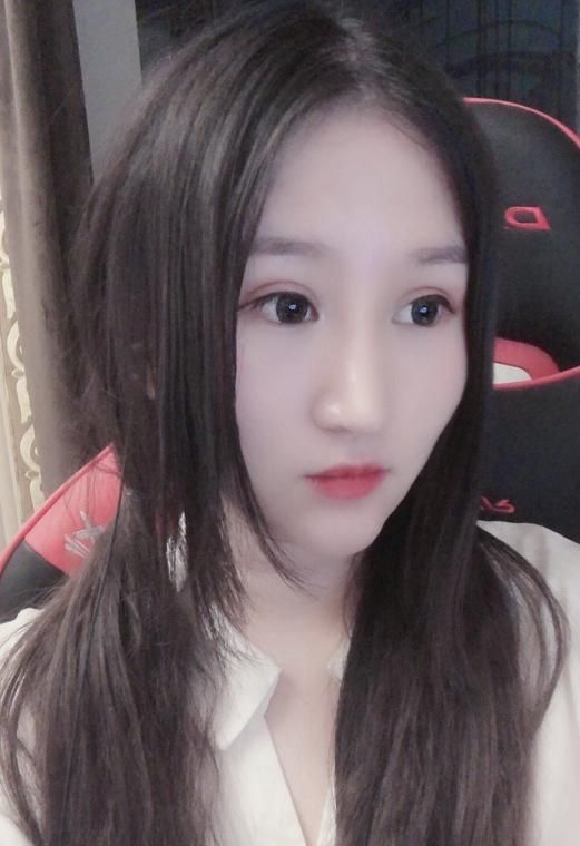 梦泪陪朋友吃饭惹梦嫂生气,看到梦嫂的举动,梦泪疯狂道歉