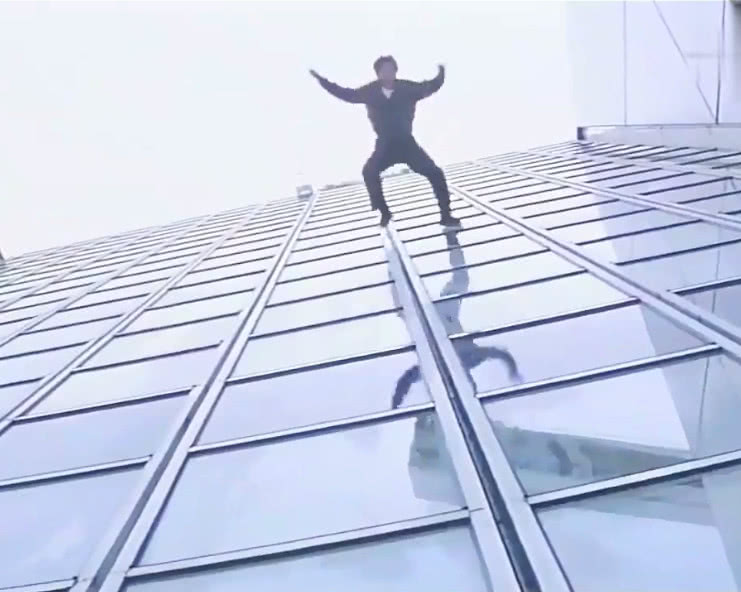 李小龙成ufc之父后成龙也被称跑酷鼻祖源头是张三丰的梯云功