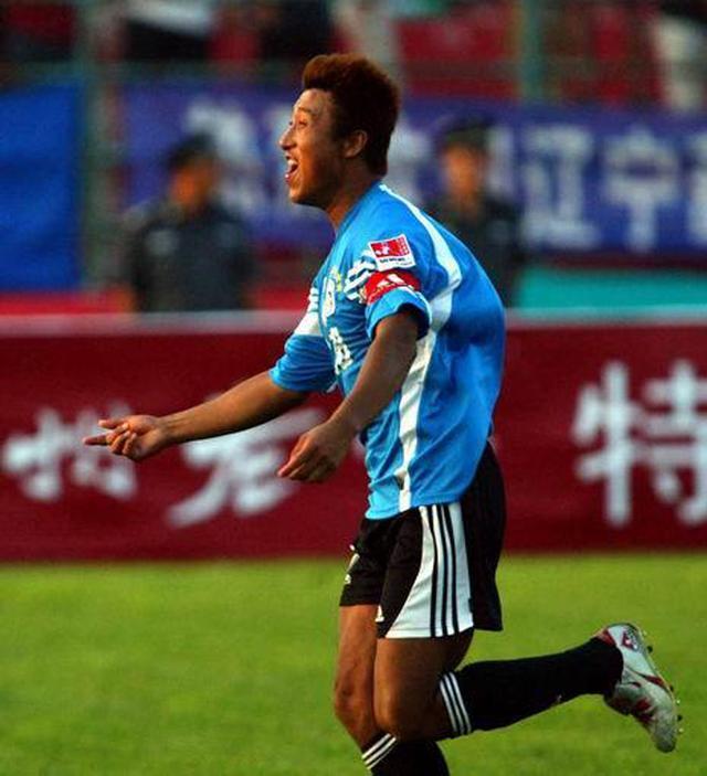 他也当教练了,中超大连就缺一个张恩华-小刀足球网
