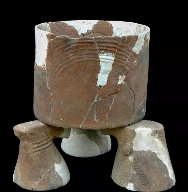 磁山文化储粮窖穴真正的天下第一粮仓