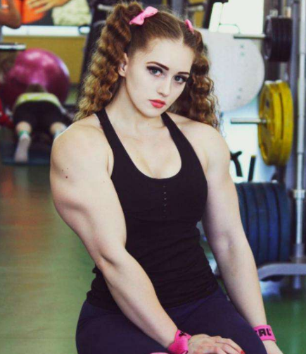 金刚芭比是怎么练成的?这些mm不靠蛋白粉,也能练出超强肌肉