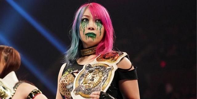 明日华,一个被wwe耽误的理发师