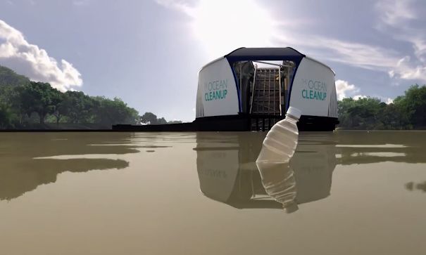 国外发明新型海洋垃圾收集船,全天24小时工作,为人类解决难题