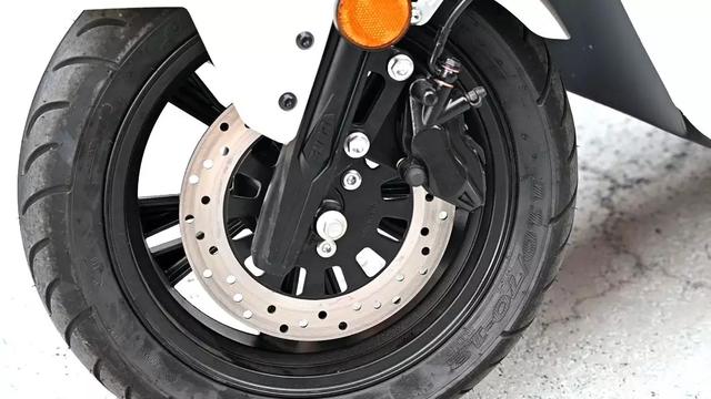 电动车刹车选碟刹,还是选鼓刹?老师傅告诉你!