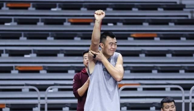 山东天才内线是郭士强夺冠拼图?别扯了,辽篮咋会为他人做嫁衣