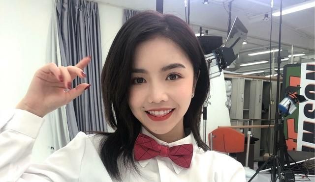 青你2安琦弹舌引李荣浩发文不料自己眼睛小又被调侃