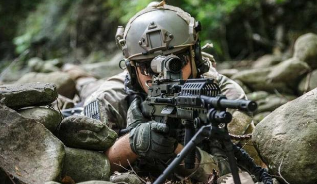 武警特种部队与陆军特种部队有什么区别?哪个的作战能力更强?