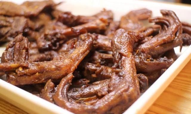 衡阳这家六年老店,秘制酱板鸭不输给任一大牌