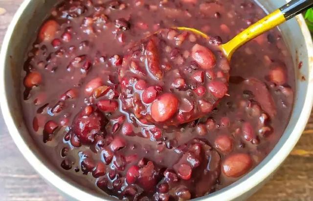 味道还不错的红豆糯米粥,相当棒啦!(而且红豆补气血呦!