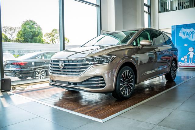 首测上汽大众viloran威昂这辆高端商务mpv高级吗