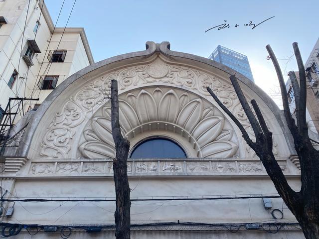 "西本愿寺上海别院"是在1931年由日籍建筑师冈野重久设计的,外形具有