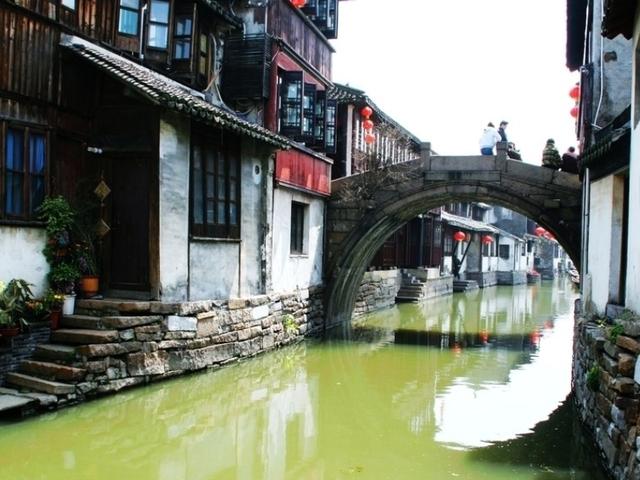 苏州人气旺盛的免费古镇,地铁可直达,周庄只能羡慕