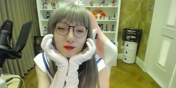 mlxg首次女装,姿态认输:对不起,比不过你,我输了!