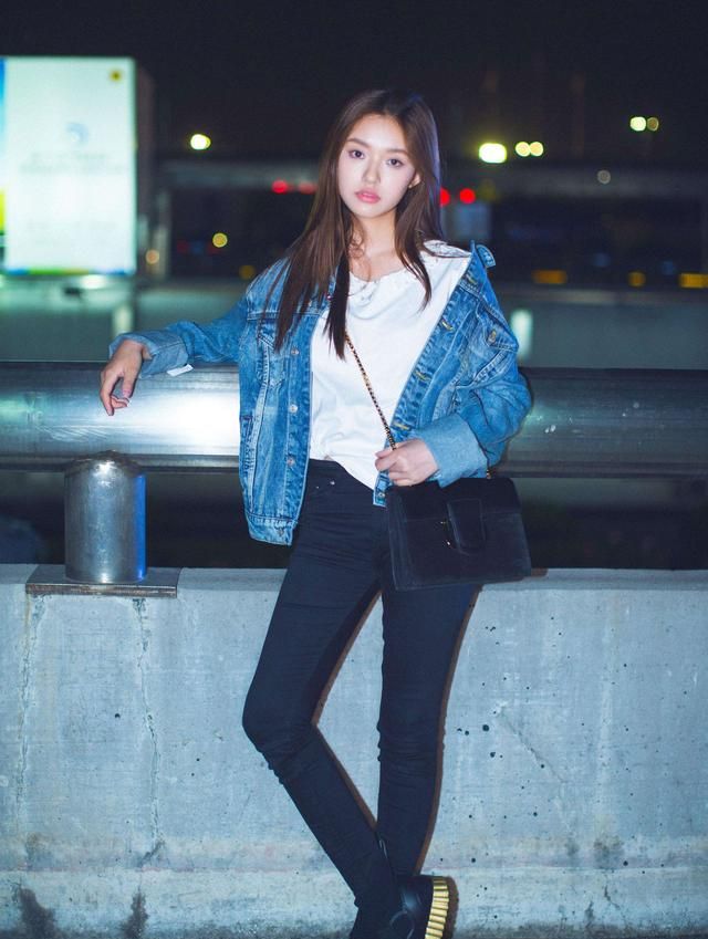 林允白色短裤还没西装长