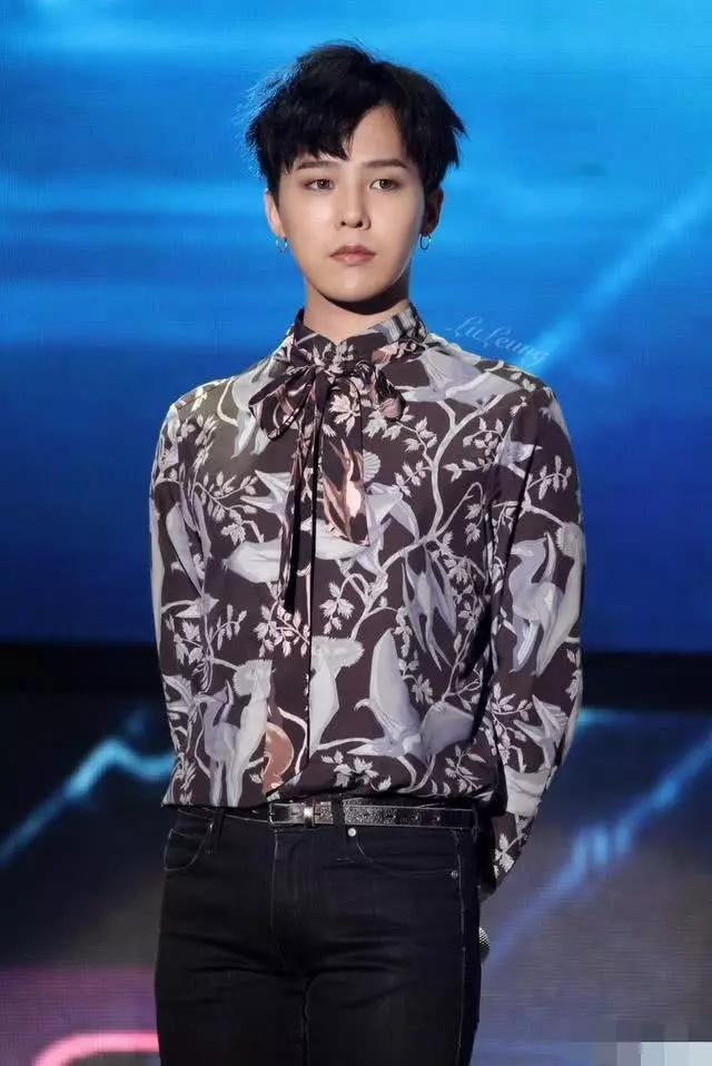 比伯跟权志龙向来时髦,可两大带货王,都"折损"在同一件卫衣上