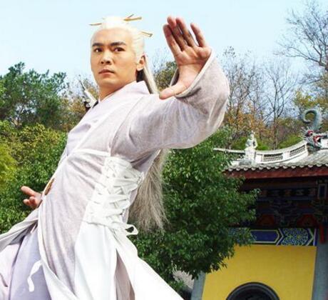 作品还是电视剧都把张三丰的地位捧得极高,由此也为武当山打出了名气
