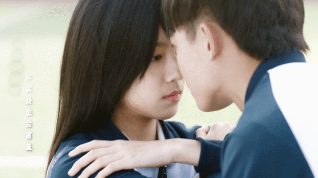 怎么港,庄达菲还是蛮幸运的,因为女主韩菲这个角色无论是外形还是人设